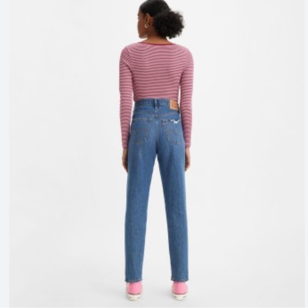 NWT Levi’s High Waisted Mom Jeans Distressed Sz 24 - Picture 2 of 11